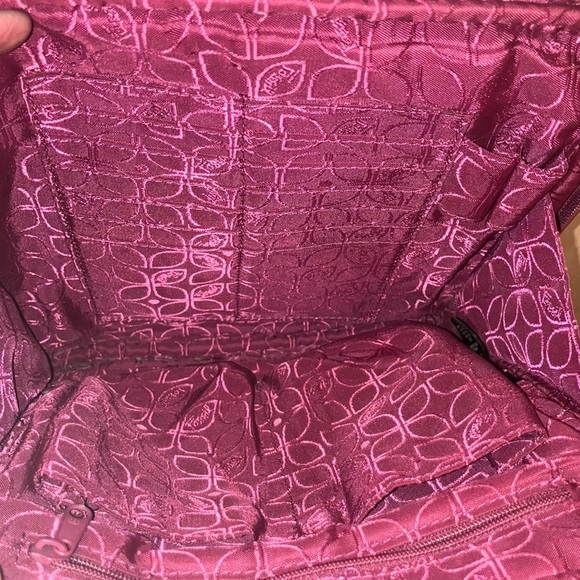 Fossil Pink Leather Crossbody Bag with Adjustable Strap and Flap Closure - Picture 6 of 9